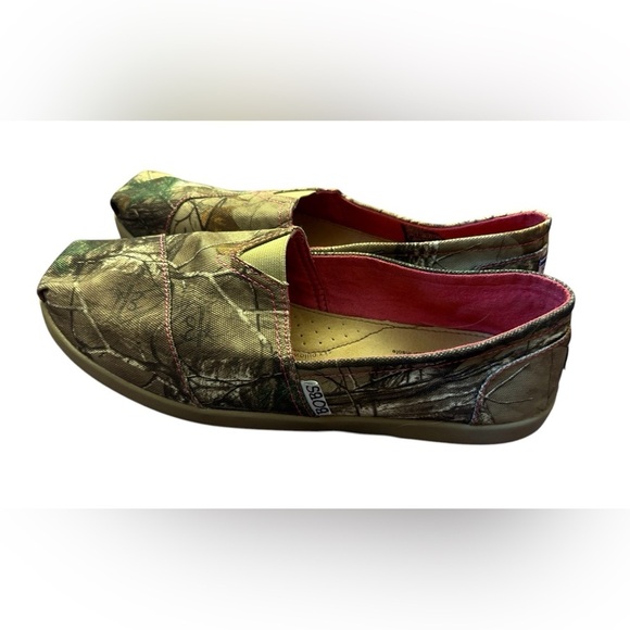 Bobs camo slip on with pink accents US size 10 - Picture 3 of 8